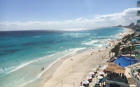 Studio Oceanfront Prime Location